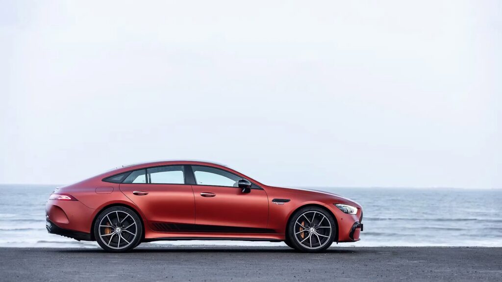 Mercedes Benz AMG GT 63: शानदार लग्ज़री के साथ पावरफुल परफॉर्मेंस का संगम